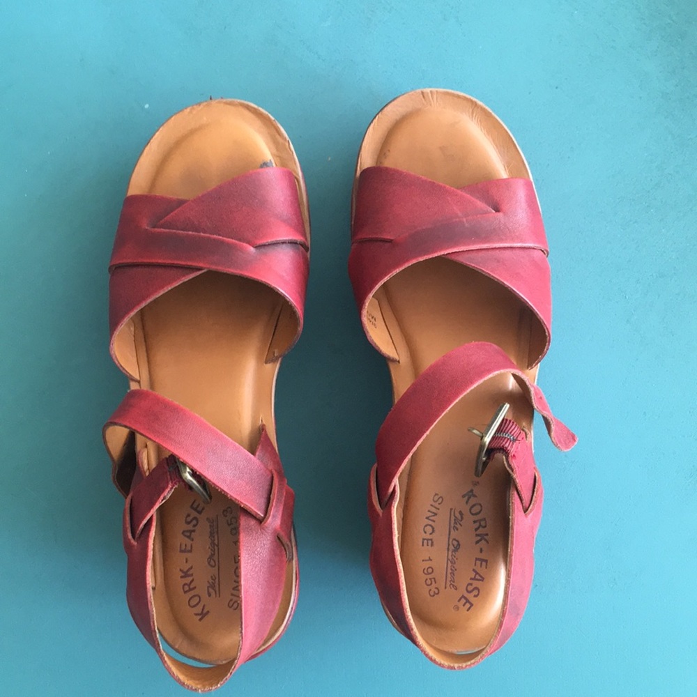 Kork-Ease red wedge